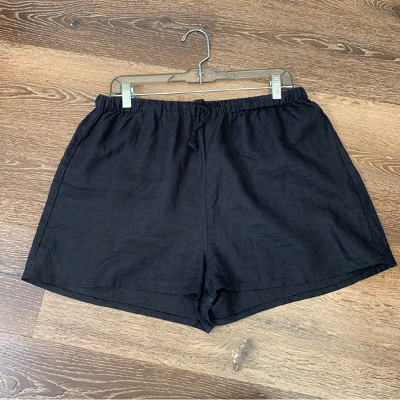 Reformation Pants - Reformation Womens black 100% linen drawstring shorts XL